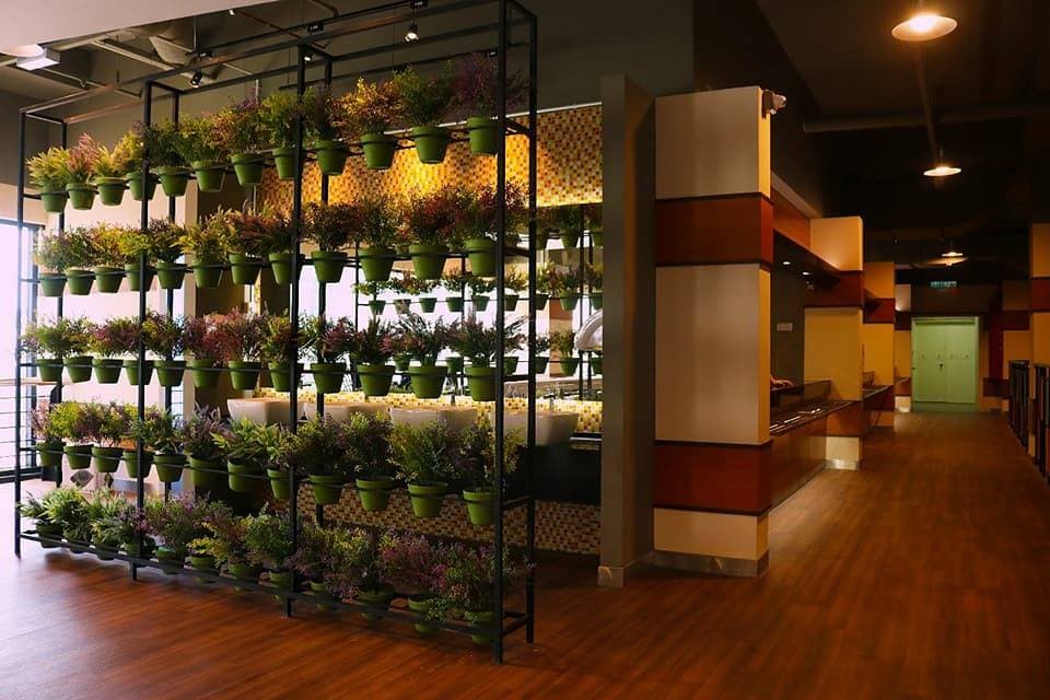 Employee dining area in a corporate office