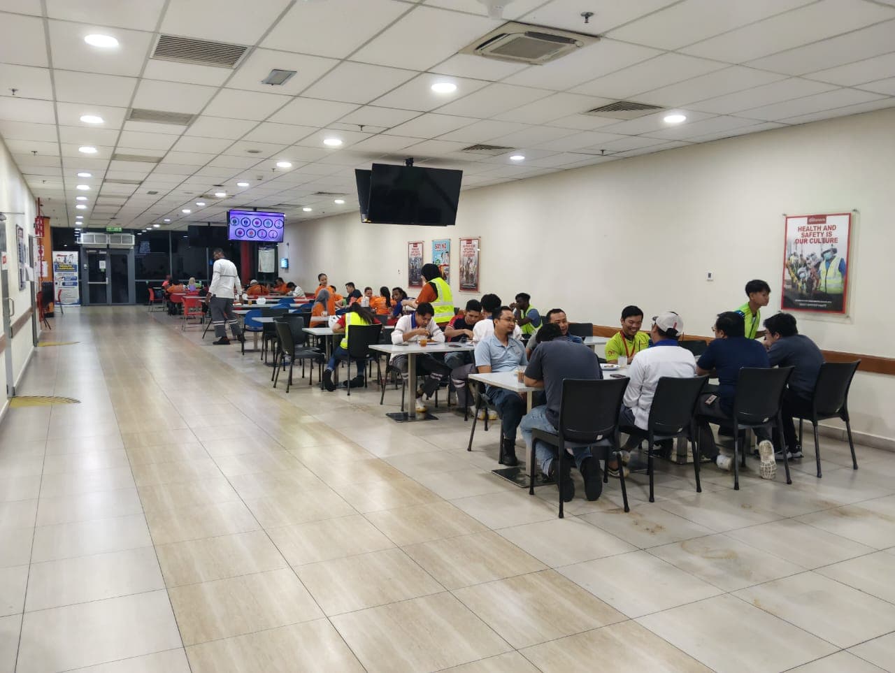 Multi-shift canteen operations at manufacturing plant